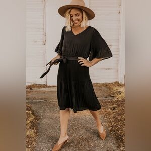 Black ruffle dress - L